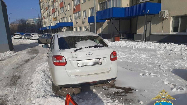 Пьяный водитель погрузчика снес три машины в Самаре