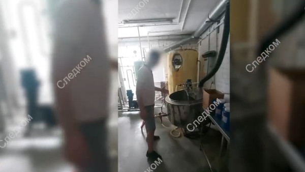 СК опубликовал 44 секунды видео из цеха по производству ядовитого напитка «Мистер Сидр»