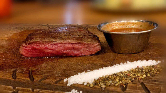 Самарцев призвали отказаться от курения и красного мяса, чтобы сохранить здоровье