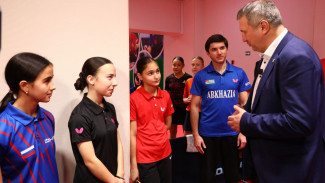 В рамках дружеского визита теннисистки из Абхазии тренируются вместе с самарскими спортсменами