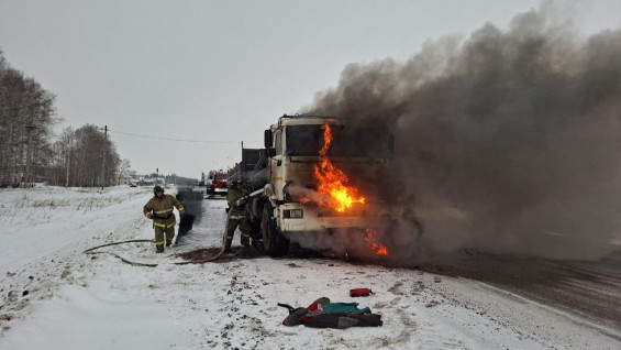 22 декабря в Самарской области на полном ходу загорелся КАМАЗ