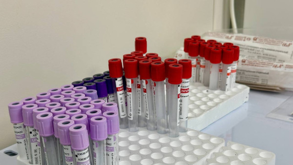 Роспотребнадзор назвал доминирующий вариант коронавируса