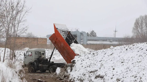 В Самаре на "полигоны" вывезено более 400 тысяч тонн снега с начала зимы