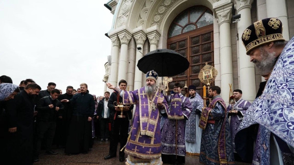 Митрополит Феодосий возглавил праздничную службу в Софийском соборе 27 сентября