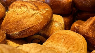 Самарец пожаловался на цвет и запах купленного курника