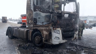 Появились подробности ЧП с загоревшейся фурой на Обводном шоссе под Самарой