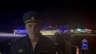 Мотоциклист и его пассажирка разбились в ДТП с грузовиком в Самаре