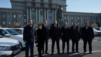 В Самаре больницам передали 40 новых машин неотложной медицинской помощи