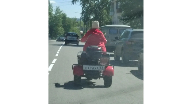 Натаха на дороге. В Самарской области жителей напугала шальная автоледи