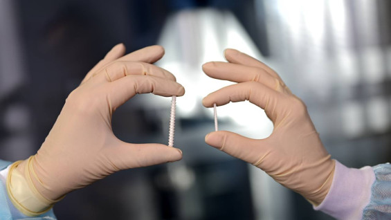 В Самаре ученые представили рассасывающиеся винты для лечения переломов 