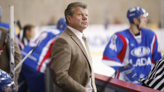 В Самарской области поздравили с 75-летием легендарного хоккейного  тренера