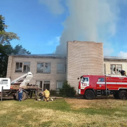 В Самарской области загорелась заброшенная больница 1 июня