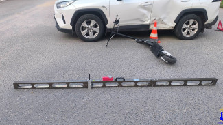 Под Самарой 12-летнего ребёнка на электросамокате госпитализировали после ДТП с Toyota RAV4