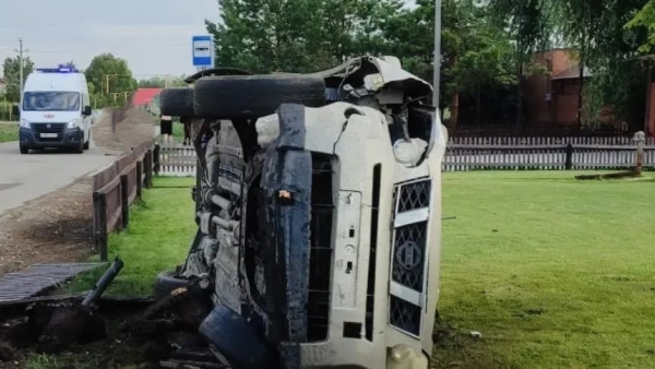 ДТП с перевернувшимся Nissan произошло в Самарской области 12 июля
