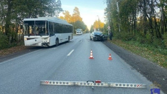 В Самаре УАЗ с прицепом спровоцировал ДТП с автобусом