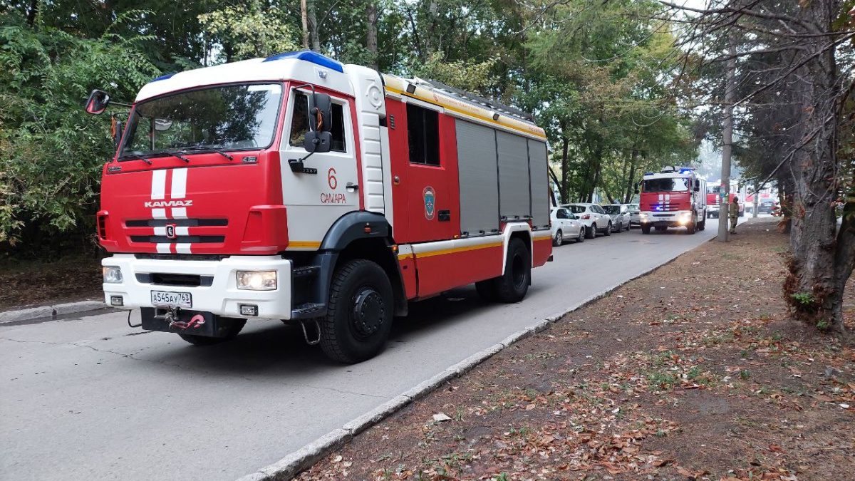 Массовая эвакуация: в Самаре загорелся колледж железнодорожного транспорта  – Новости Самары и Самарской области – ГТРК Самара