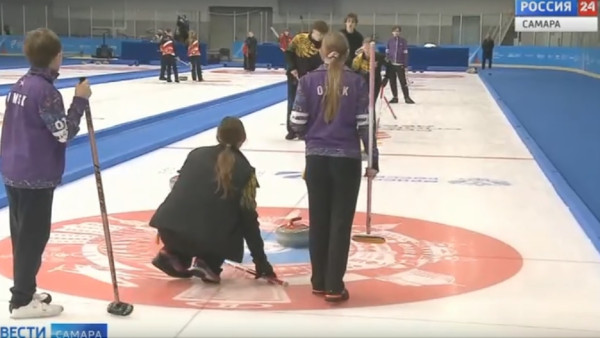 В областной столице проходят Всероссийские соревнования по керлингу 