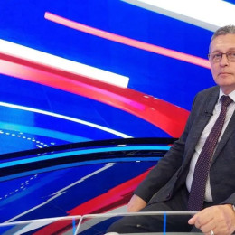 Заместитель генерального директора – руководитель регионального департамента ВГТРК, председатель комиссии по развитию информационного сообщества, СМИ и массовых коммуникаций ОП РФ Рифат Сабитов отмечает юбилей