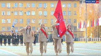 350 школьников Самары приняли присягу и вступили в ряды юнармейцев 