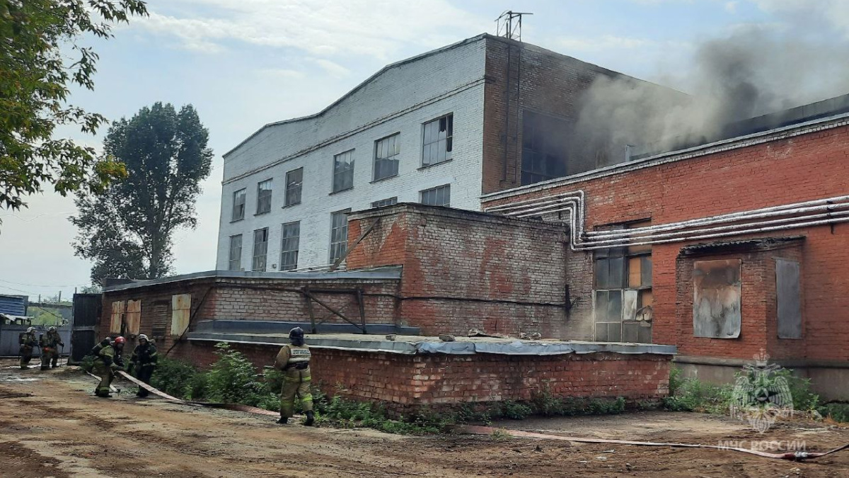 В Самаре 15 сентября загорелось здание бывшего подшипникового завода –  Новости Самары и Самарской области – ГТРК Самара