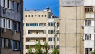 В Сызрани школьница выпала из окна 9 этажного дома