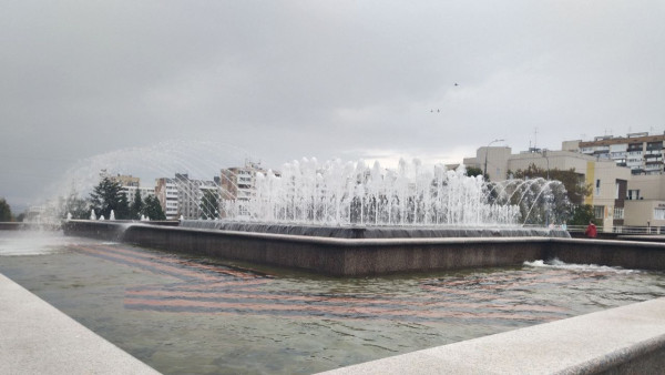 В Самаре новый музыкальный фонтан с подсветкой на ул. Осипенко вновь закрыли