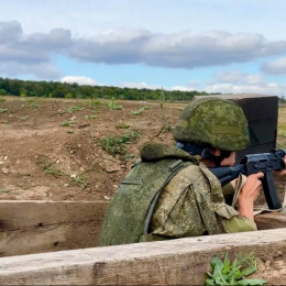 Президент РФ В. Путин запретил выдавать за границу иностранцев, служащих по контракту в армии России