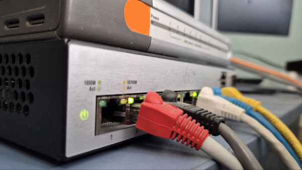 В двух самарских квартирах работала фабрика мошеннических звонков по всей России