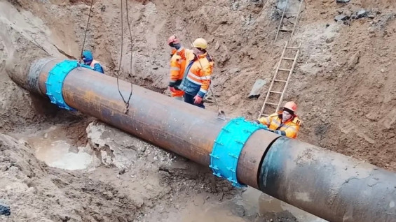 Дорогу откроют 23 апреля: на Молодогвардейской в Самаре за ночь заменили 6 метров трубы