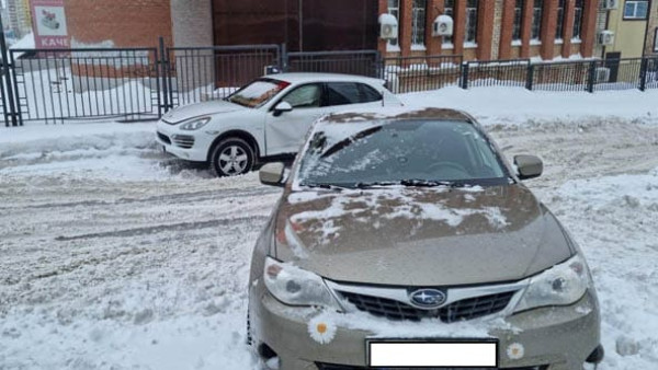 Водители Subaru и Porsche получили травмы в ДТП на ул. Солнечной в Самаре