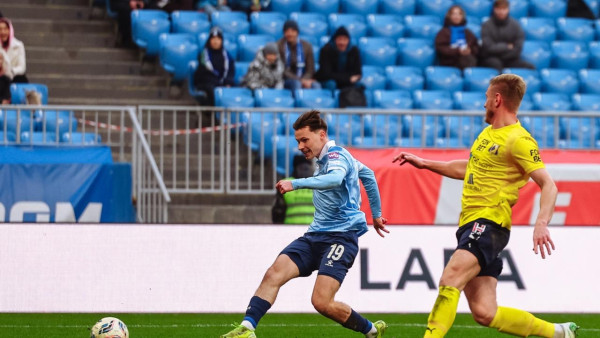 "Крылья Советов" уверенно обыграли ФК "Ростов" в последнем "домашнем матче" 2025 года 