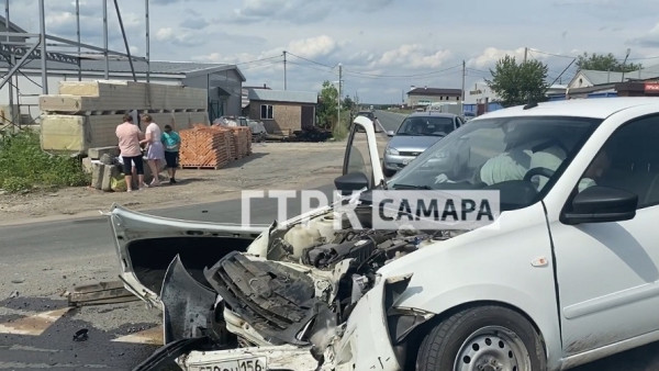 В Самарской области дальнобойщик перекрыл трассу М-5