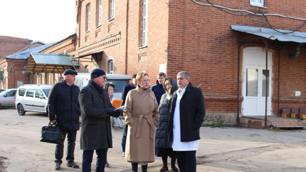 Омбудсмен Елена Лапушкина проинспектировала Самарскую областную психбольницу