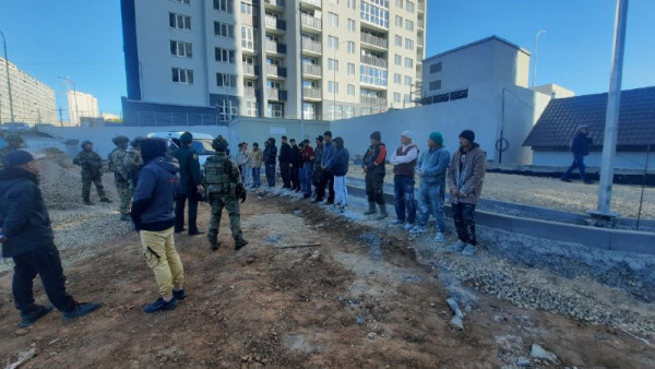 В Самаре 5 мигрантов-уклонистов отправили в военкомат 2 октября