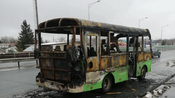 В Самарской области загорелся автобус с пассажирами