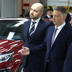 Владимир Путин познакомился с новинками «АвтоВАЗа» и пообщался с работниками автогиганта