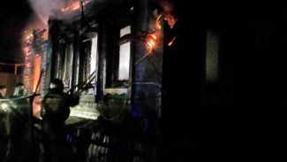 В Самарской области во время пожара в частном доме сгорело 2 человека