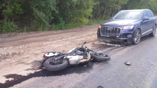 В Самарской области мотоциклист разбился в ДТП с большегрузом