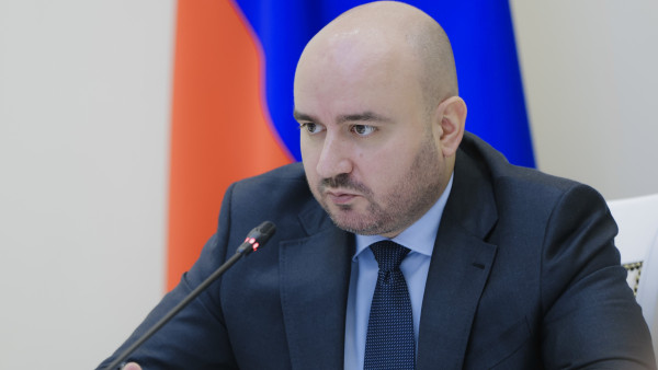 Вячеслав Федорищев поручил разработать дополнительные меры по контролю цен на АЗС 