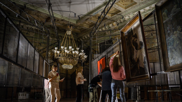 Из Самары в Курск перевезли шедевры живописи с выставки "Судьба одна на всех"