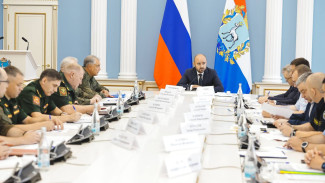 Глава региона Вячеслав Федорищев провел совещание с участием замглавкома Сухопутными войсками РФ Александра Матовникова