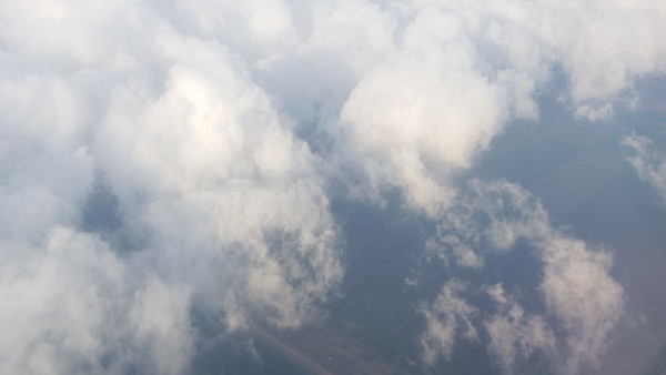 Пилоты самолета из Москвы увидели 10 фантомных меток в небе над Самарой