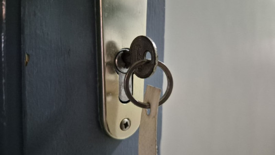 Самарец попросил соседей убавить музыку выстрелами в дверь из ружья