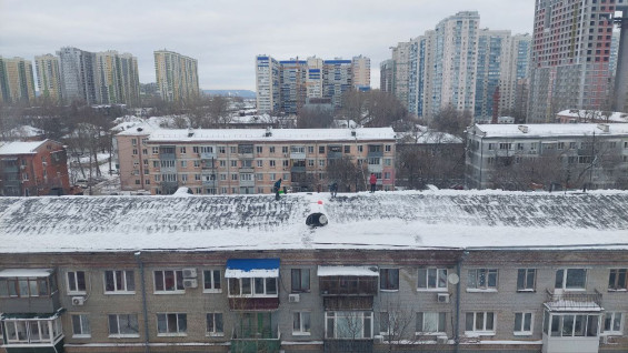 В Самаре на козырьке многоквартирного дома нашли труп 14 января