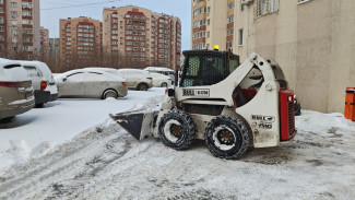 С дорог Самарской области за минувшую ночь вывезли 350 тонн снега на полигоны