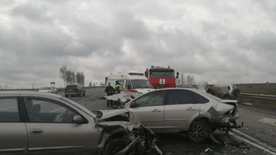 Под Самарой в ДТП с тремя иномарками есть погибшие и пострадавшие