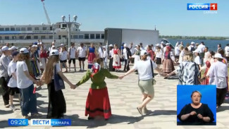 В Самару прибыл театральный теплоход