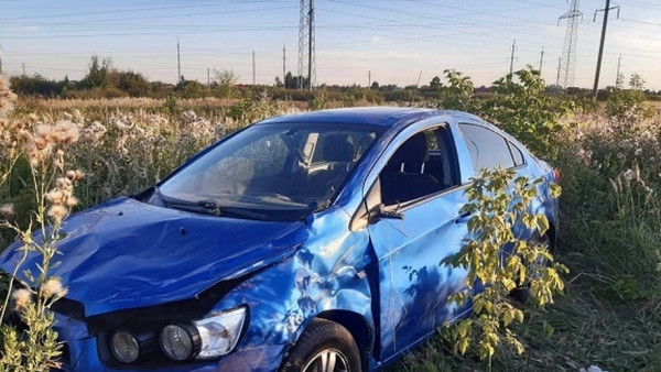 В Самарской области водитель задавил девушку и улетел в кювет