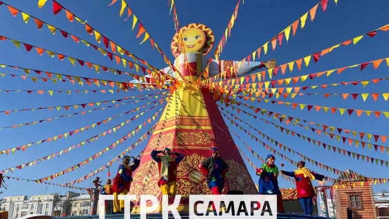 Появились кадры массовых гуляний самарцев на Масленицу на пл. Куйбышева 22 февраля