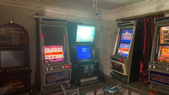 Игровые автоматы залы в самаре скачать покер онлайн на компьютер бесплатно через торрент
